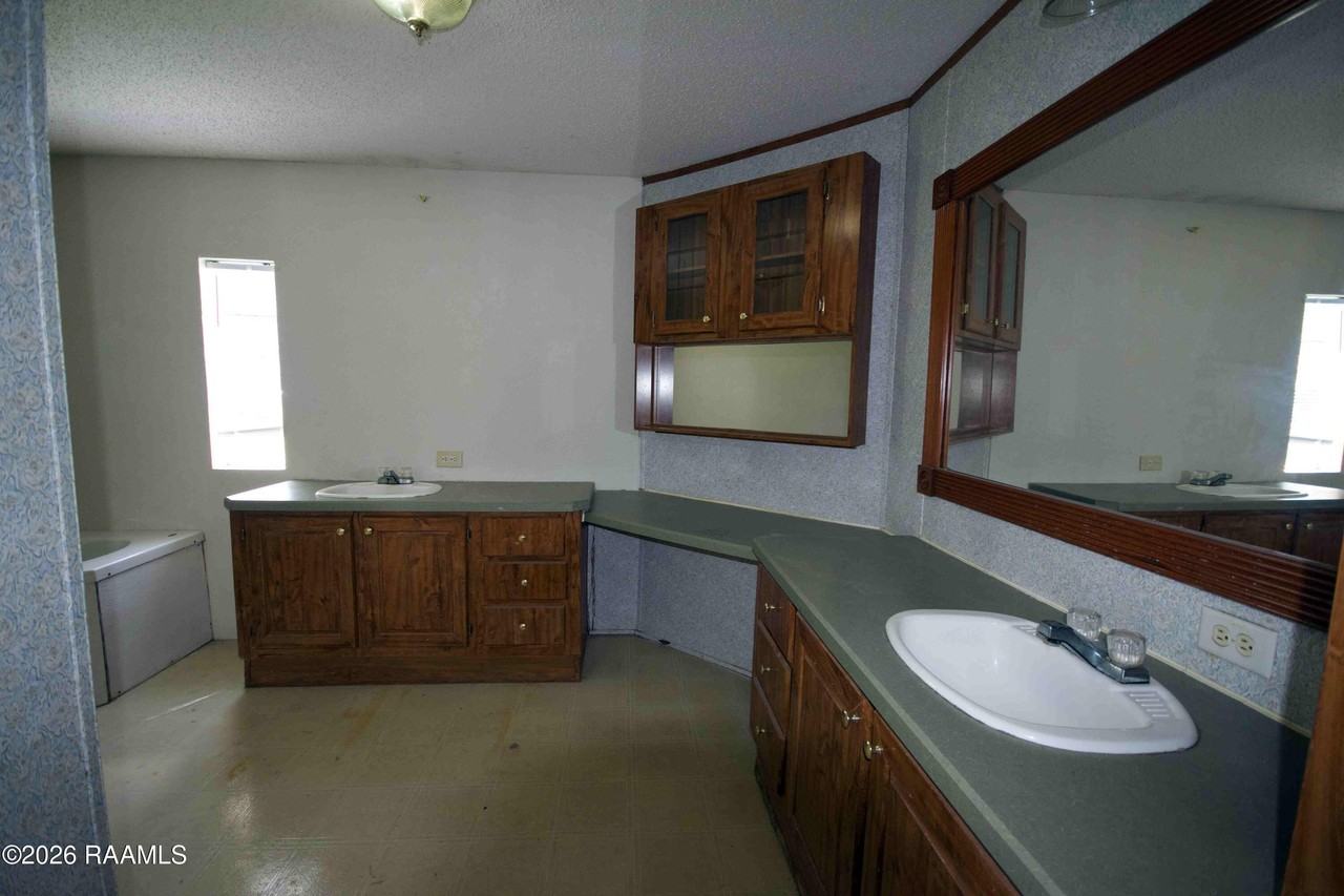 3467 Cleopha Rd - Photo 5 of 14