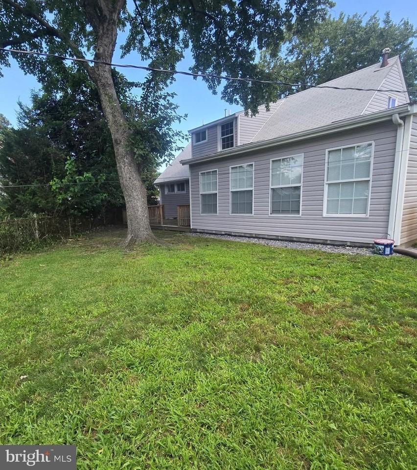 114 S Meadow Dr - Photo 2 of 11