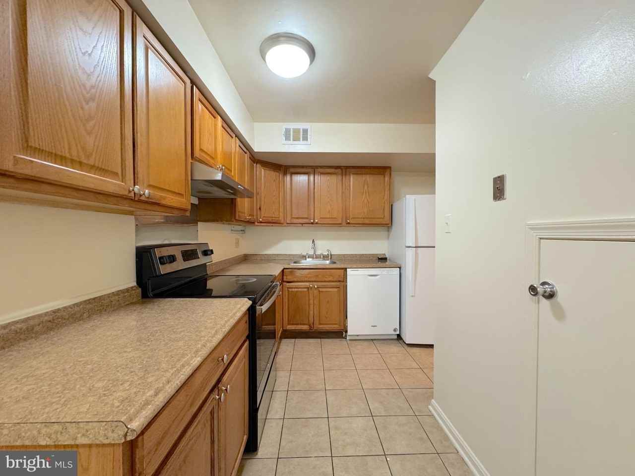 4657 Logsdon Dr - Photo 5 of 20