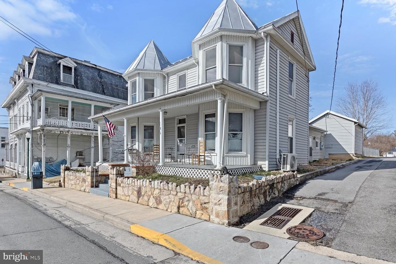 106 N Main St - Photo 2 of 28