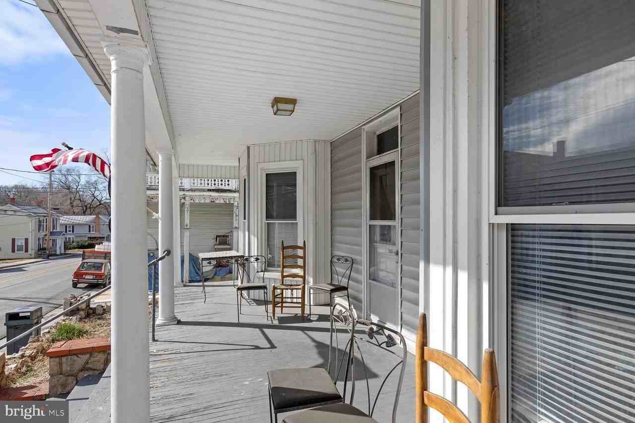 106 N Main St - Photo 5 of 28
