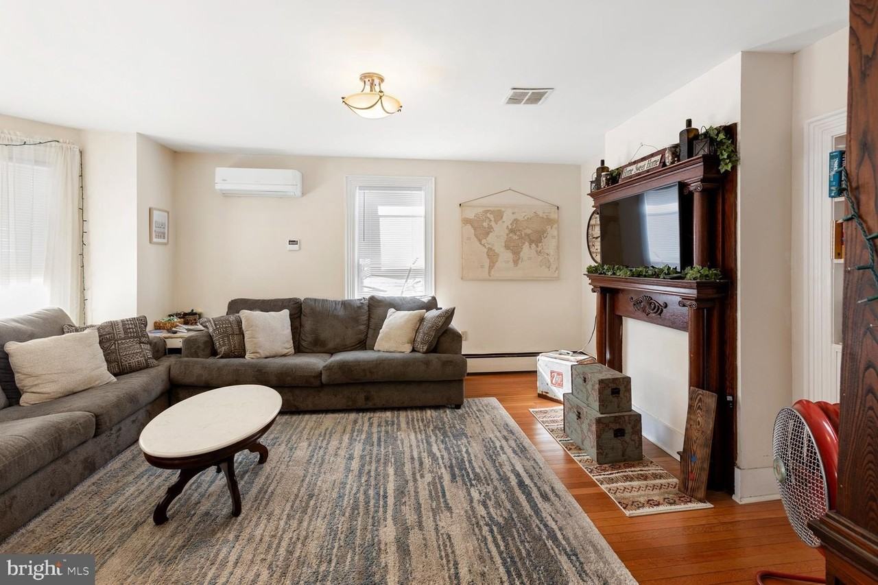 106 N Main St - Photo 7 of 28