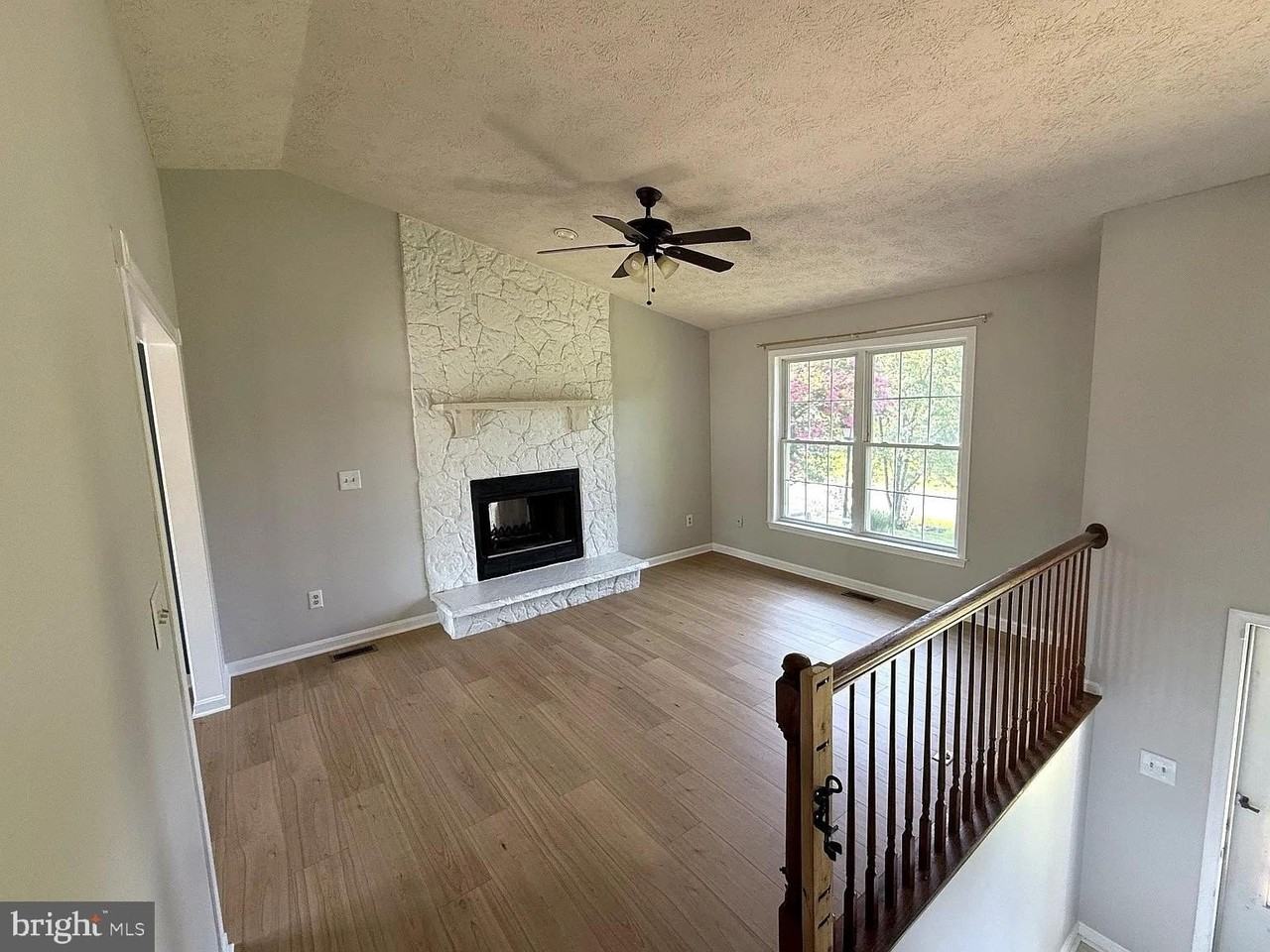 11512 Woodland View Dr - Photo 2 of 16