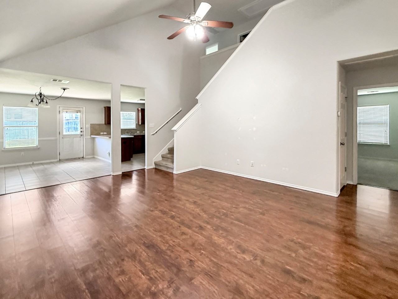 165 Flagstone Trl - Photo 4 of 11