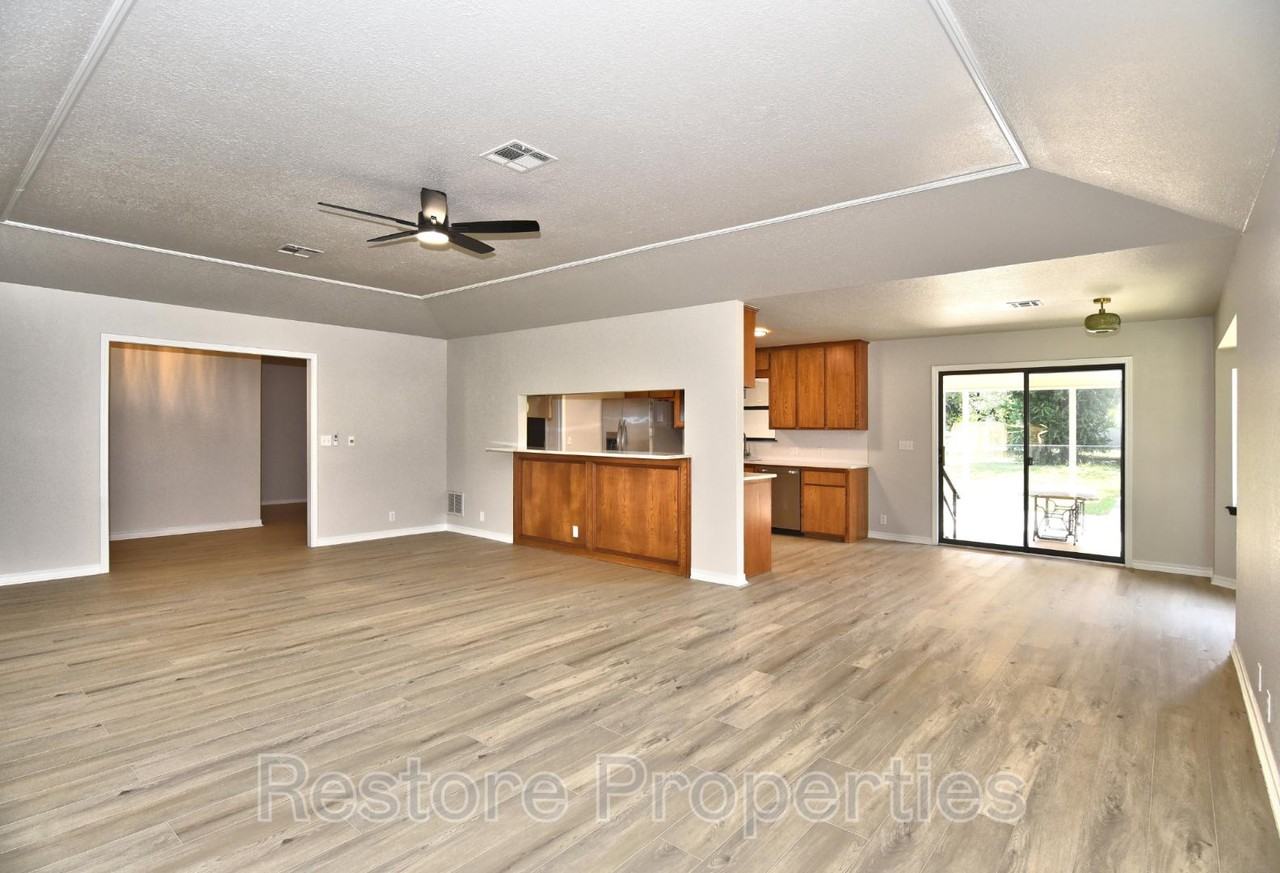1317 N 1st St - Photo 4 of 10