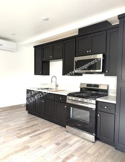 701 Jubilee Ct #1 - Photo 5 of 26
