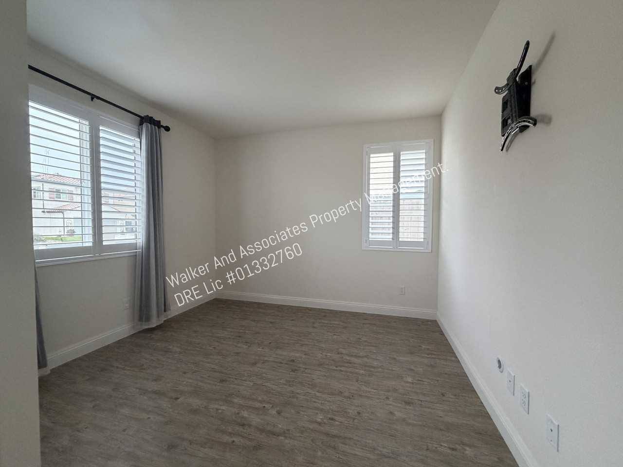 327 Las Flores Dr #1 - Photo 7 of 19