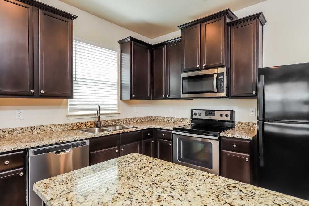 7928 Bluewater Cv - Photo 6 of 16