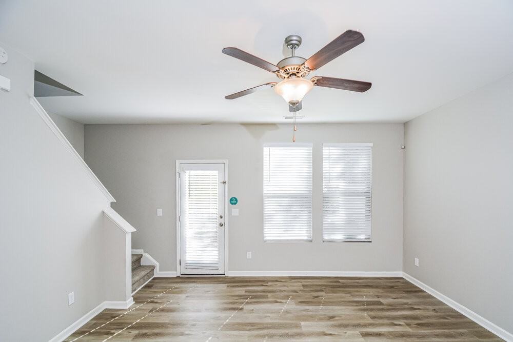 2203 Sunny Cove Dr - Photo 4 of 17