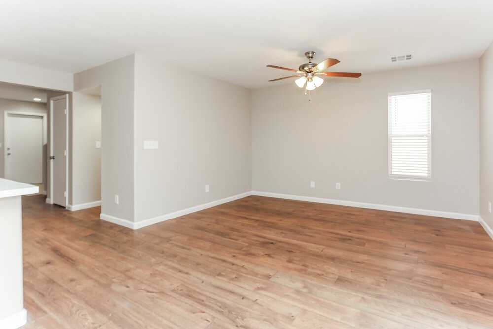 5025 Frozen Springs Ct - Photo 5 of 17