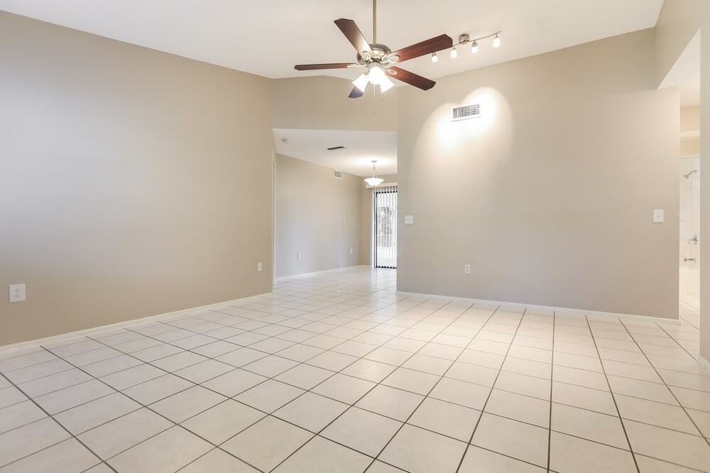 1545 Deer Hollow Blvd - Photo 5 of 16