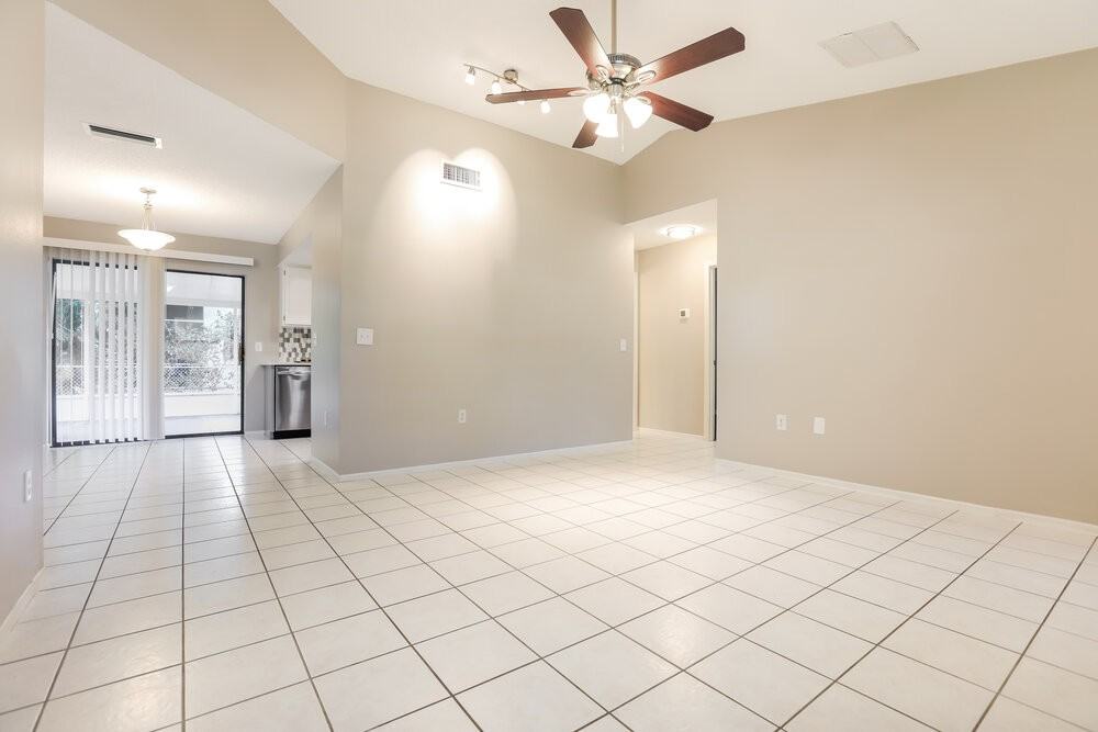 1545 Deer Hollow Blvd - Photo 6 of 16
