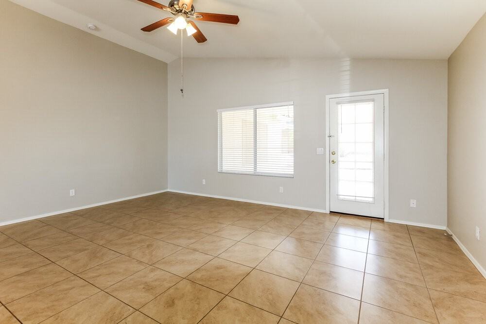 11005 W Frier Dr - Photo 3 of 16