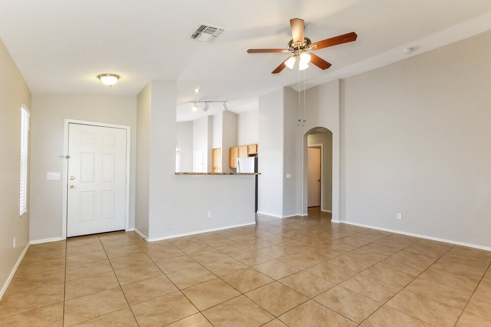 11005 W Frier Dr - Photo 4 of 16