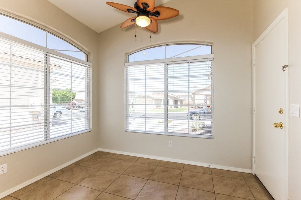 11005 W Frier Dr - Photo 6 of 16