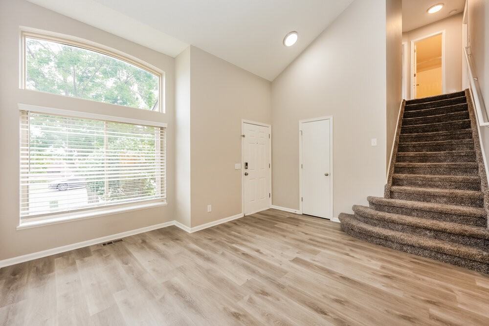 8327 Chancellor Dr - Photo 6 of 18