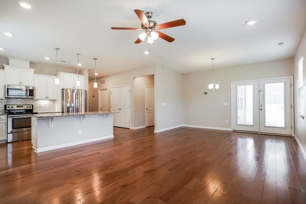 1029 Avondale Dr - Photo 4 of 17