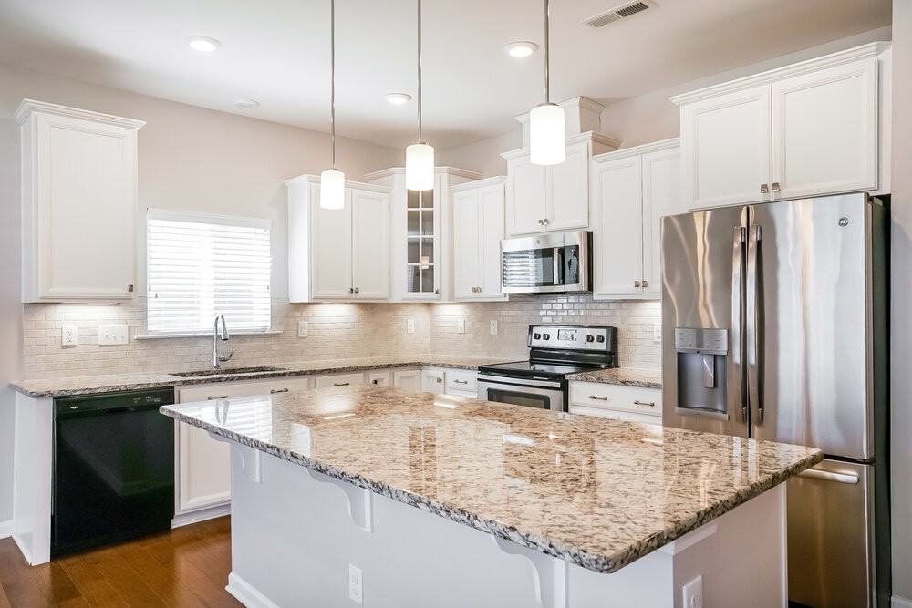 1029 Avondale Dr - Photo 7 of 17
