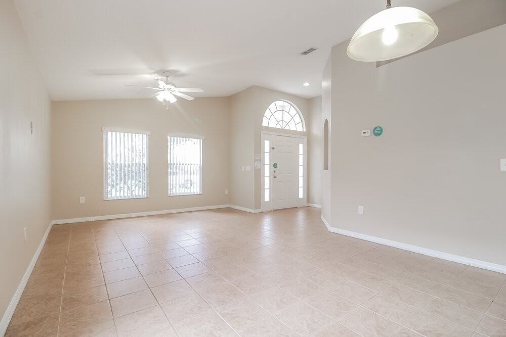 2131 Colonial Woods Blvd - Photo 5 of 16