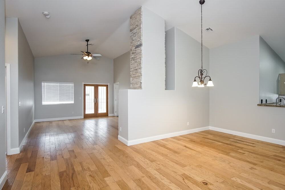 537 Bay Bridge Dr - Photo 5 of 14