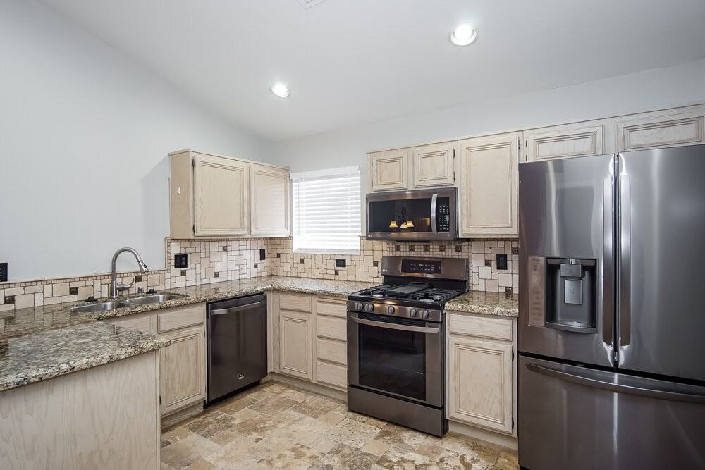 537 Bay Bridge Dr - Photo 7 of 14