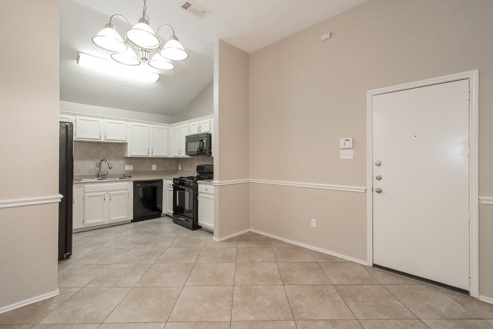 11742 Yearling Dr - Photo 3 of 15