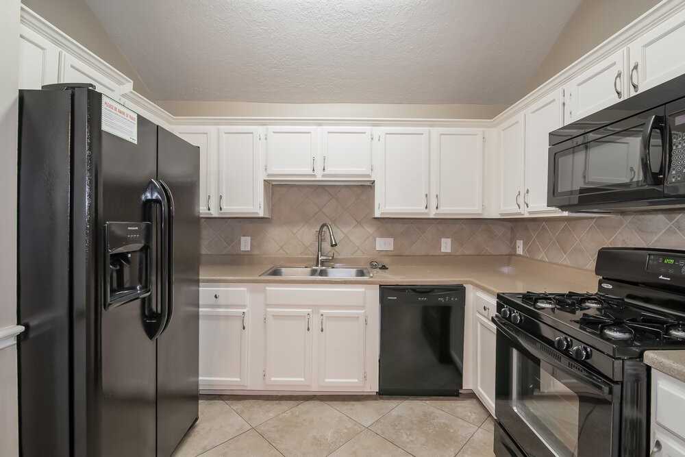 11742 Yearling Dr - Photo 4 of 15