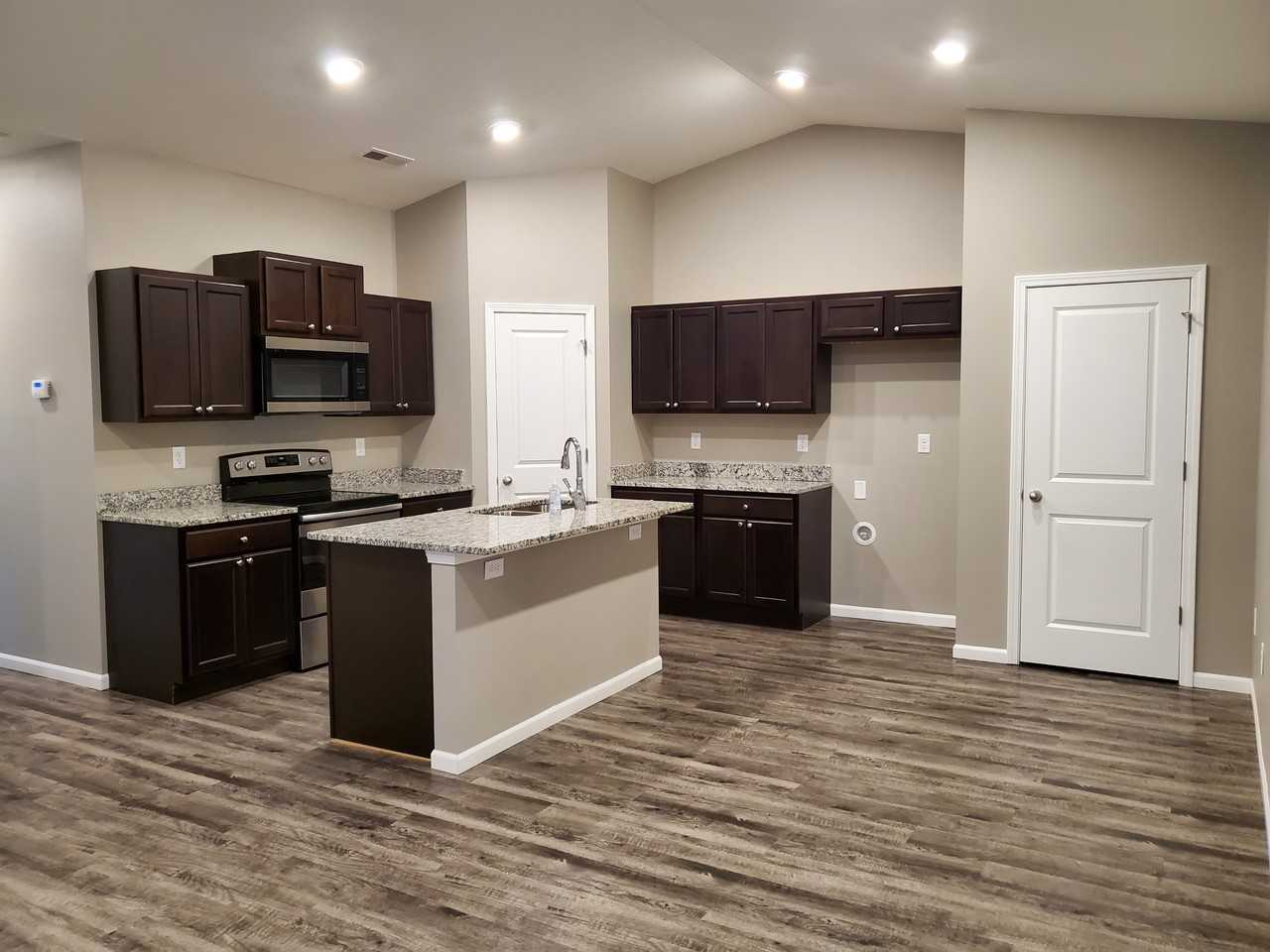 414 S Longbranch Dr - Photo 2 of 21