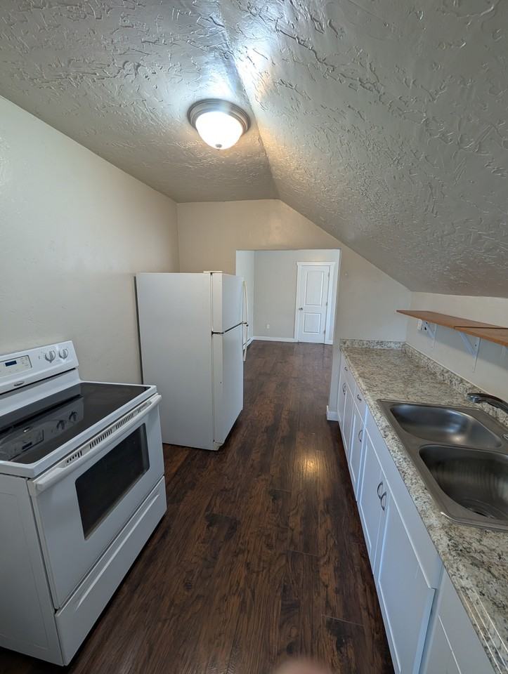 228 Wn, #3 - Photo 3 of 7
