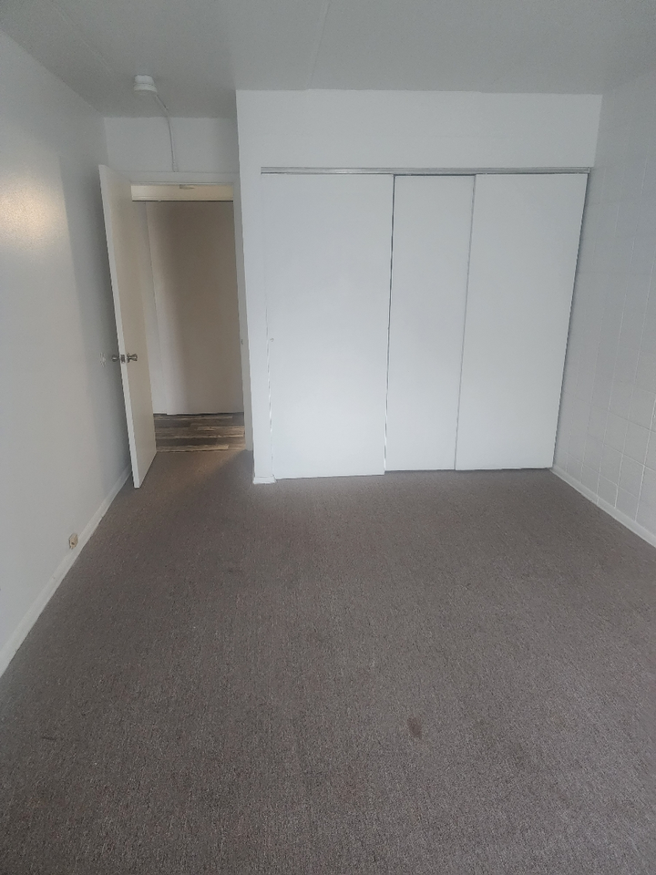 9129 W National Ave #13 - Photo 4 of 6