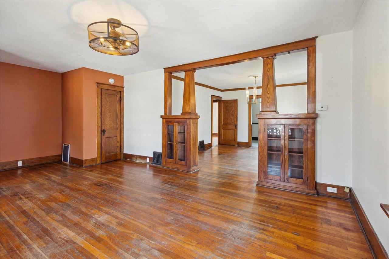 112 E Center St - Photo 3 of 24