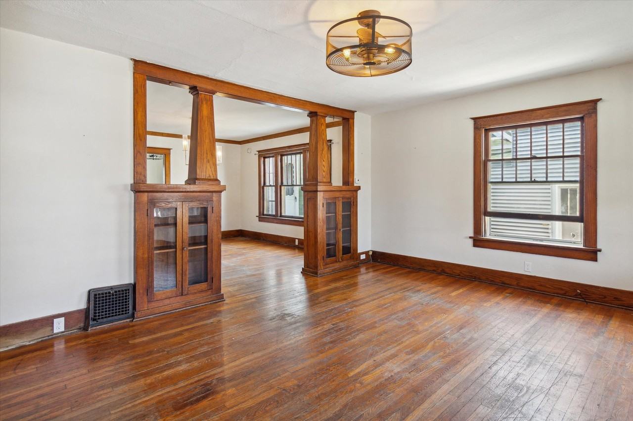112 E Center St - Photo 5 of 24