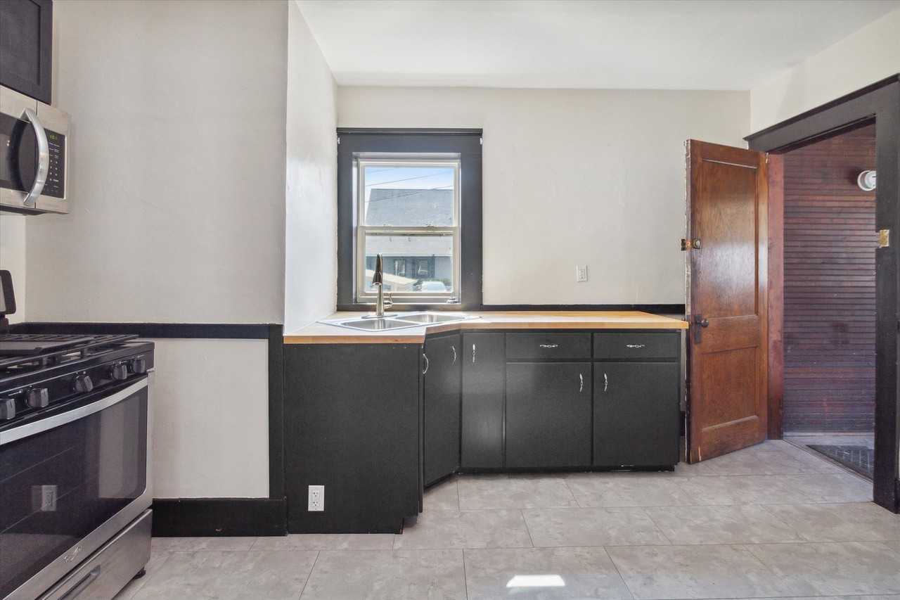112 E Center St - Photo 6 of 24