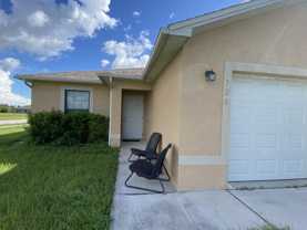 728 Se 4th Ter - Photo 1 of 1