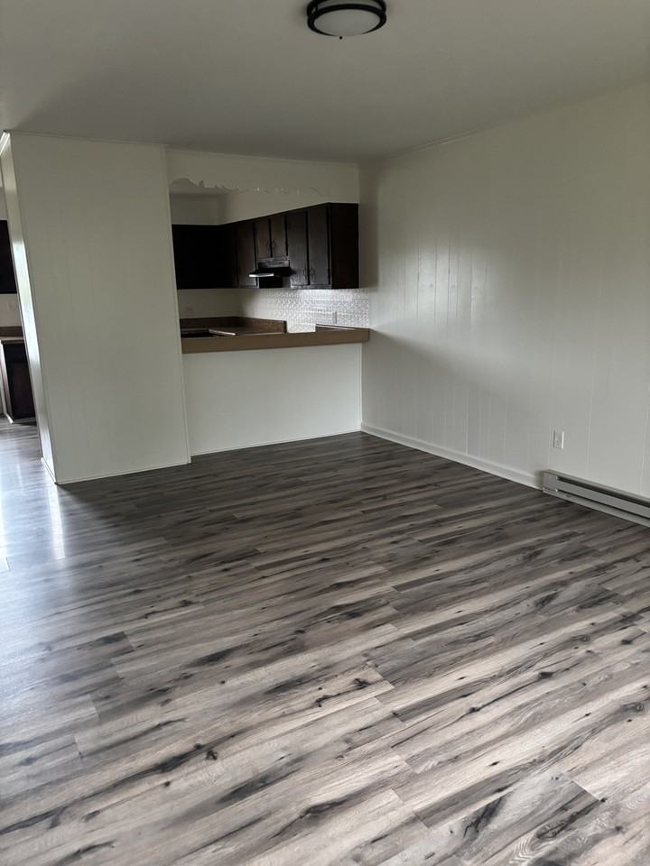 721 Burgis Ave - Photo 3 of 15