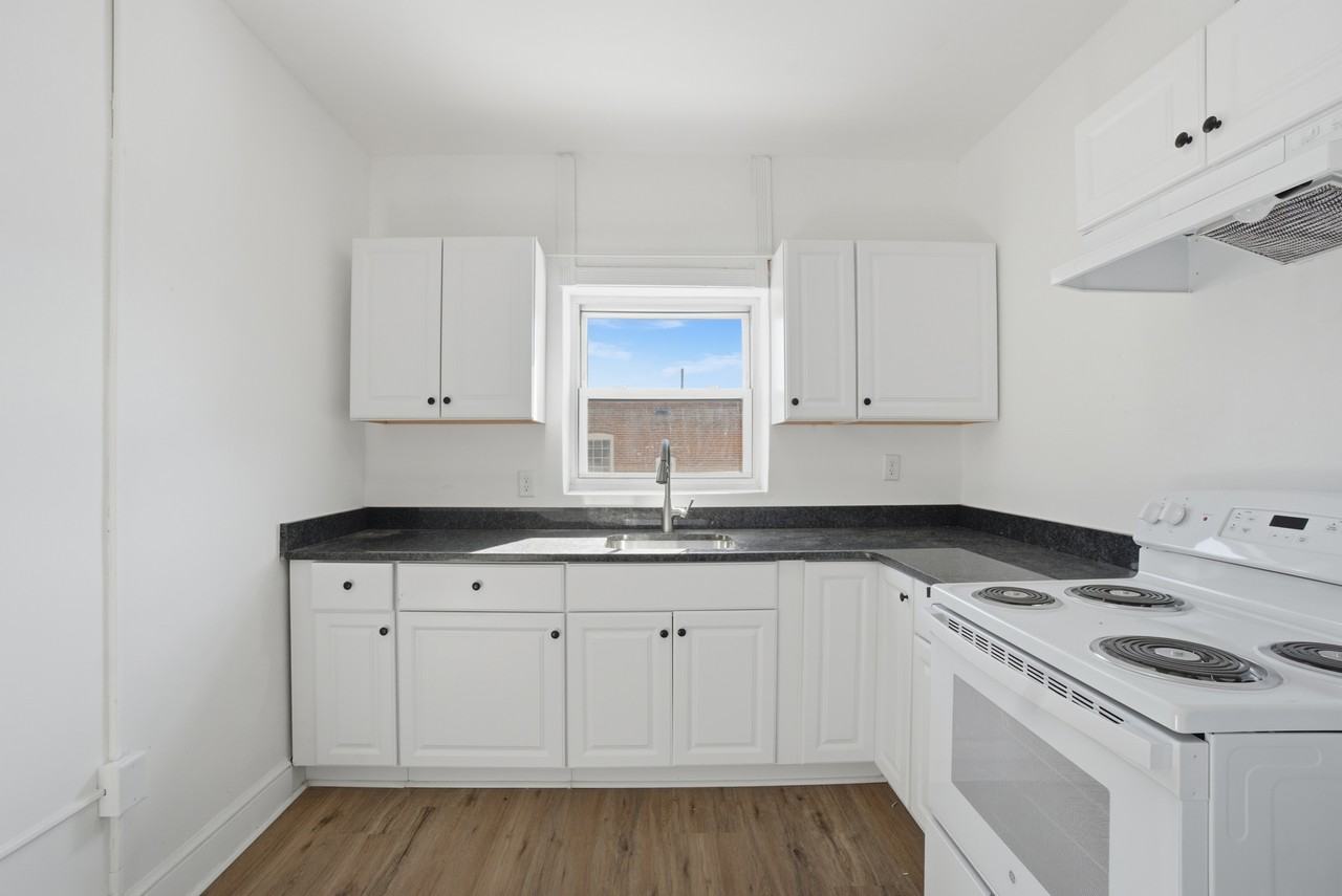 157 W Washington St #205 - Photo 5 of 13