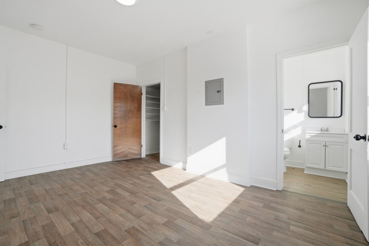 157 W Washington St #205 - Photo 6 of 13