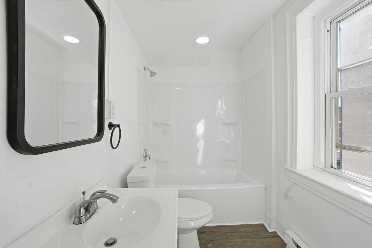 157 W Washington St #200 - Photo 2 of 17