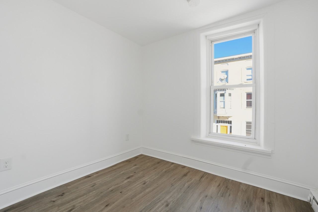 157 W Washington St #200 - Photo 3 of 17