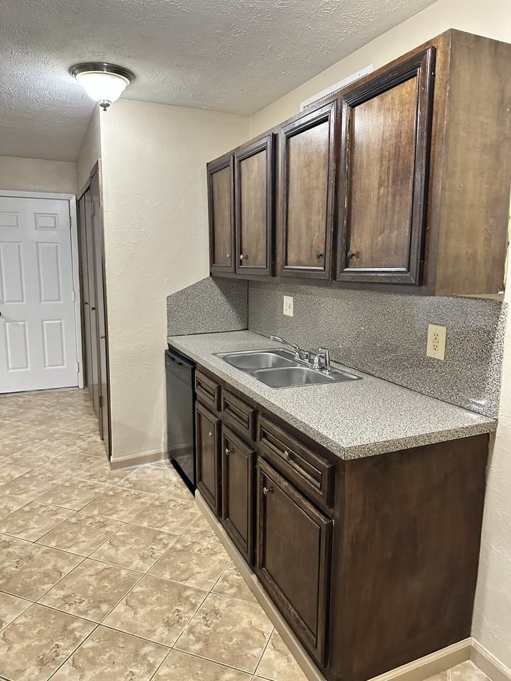 14619 Dartwood Dr - Photo 2 of 2