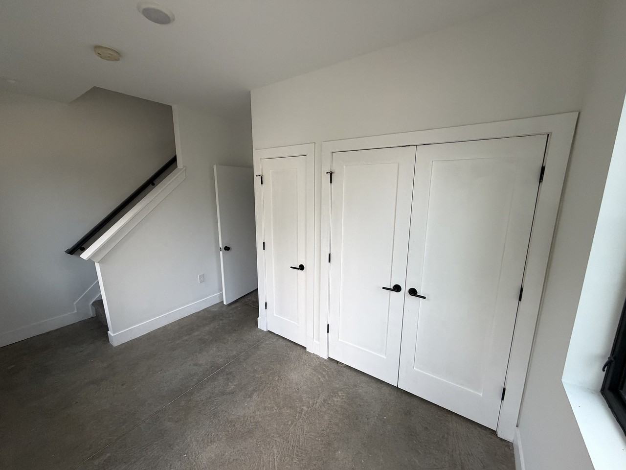 351 Loeffler Ave - Photo 3 of 18