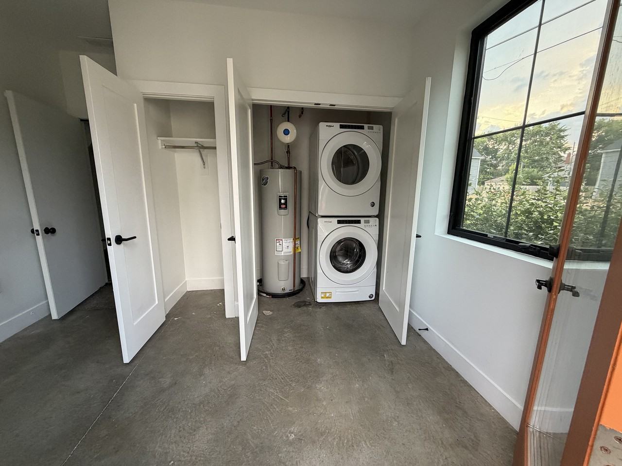 351 Loeffler Ave - Photo 4 of 18