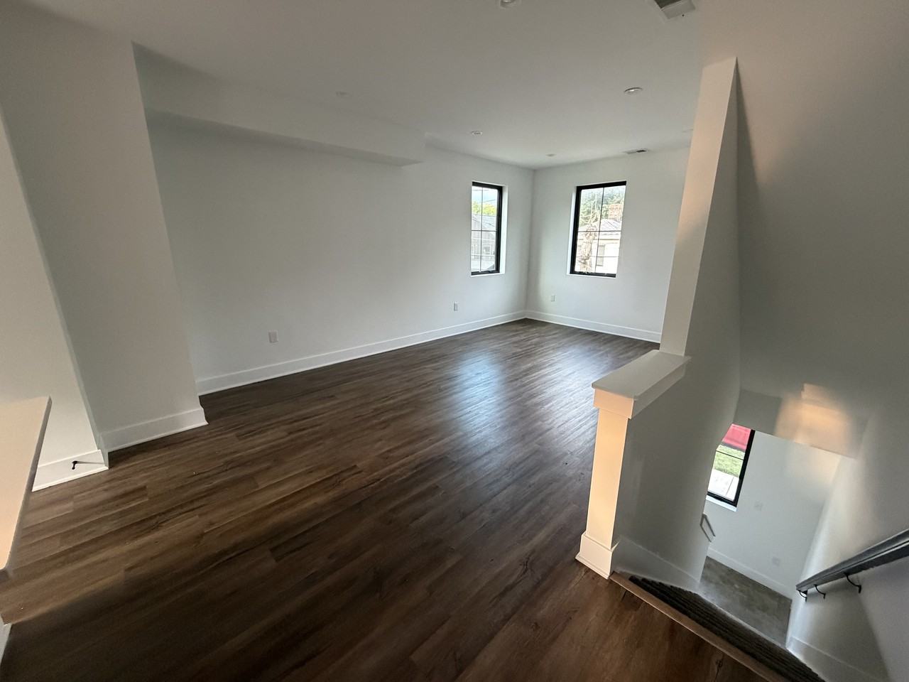 351 Loeffler Ave - Photo 7 of 18