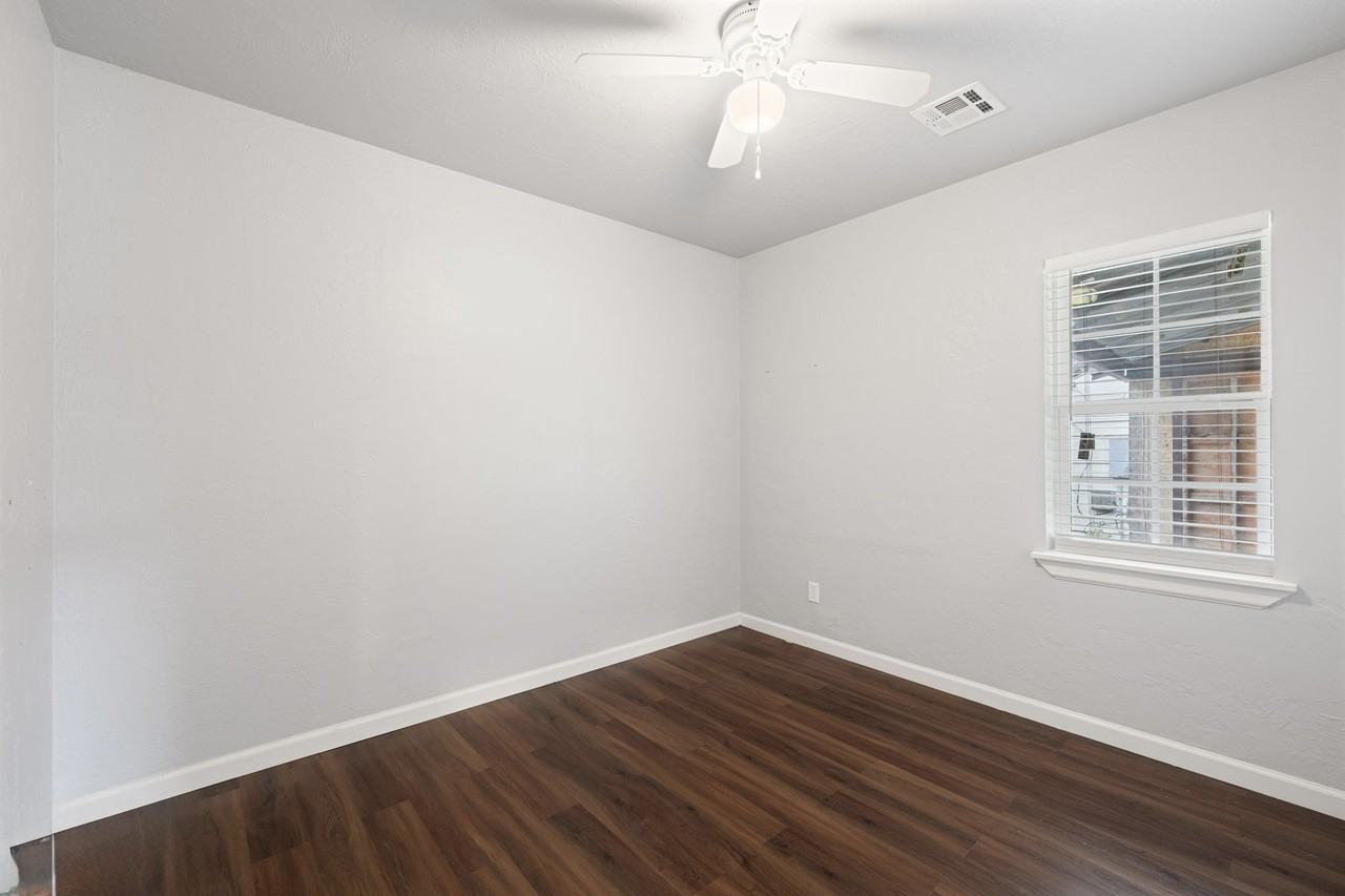 4012 S Hudson Ave - Photo 6 of 30