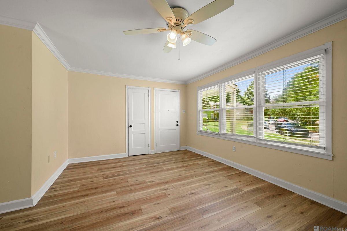 975 Rittiner Dr - Photo 3 of 12