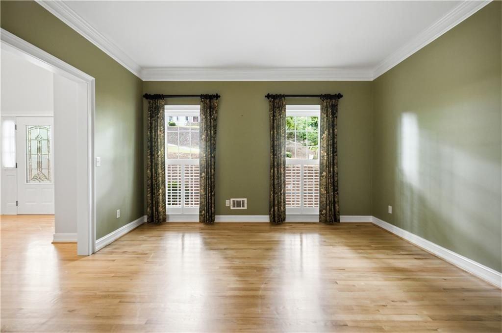 5525 Hampstead Way - Photo 6 of 50