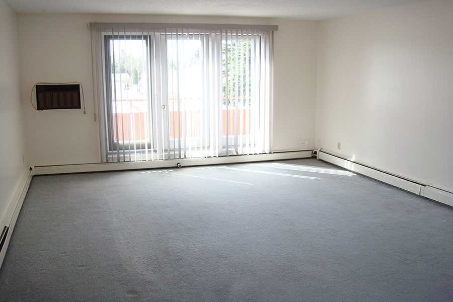 Sussex House Apartments - Photo 3 of 6