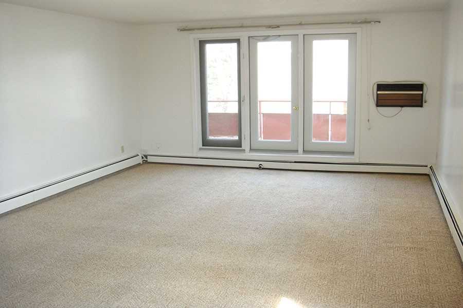 Sussex House Apartments - Photo 5 of 6