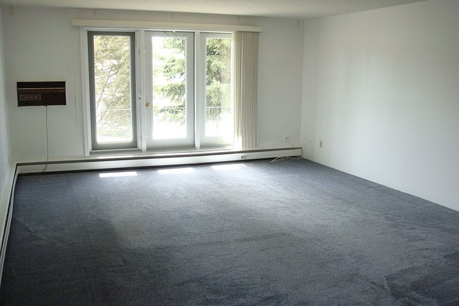 Elk Apartments - Photo 6 of 6