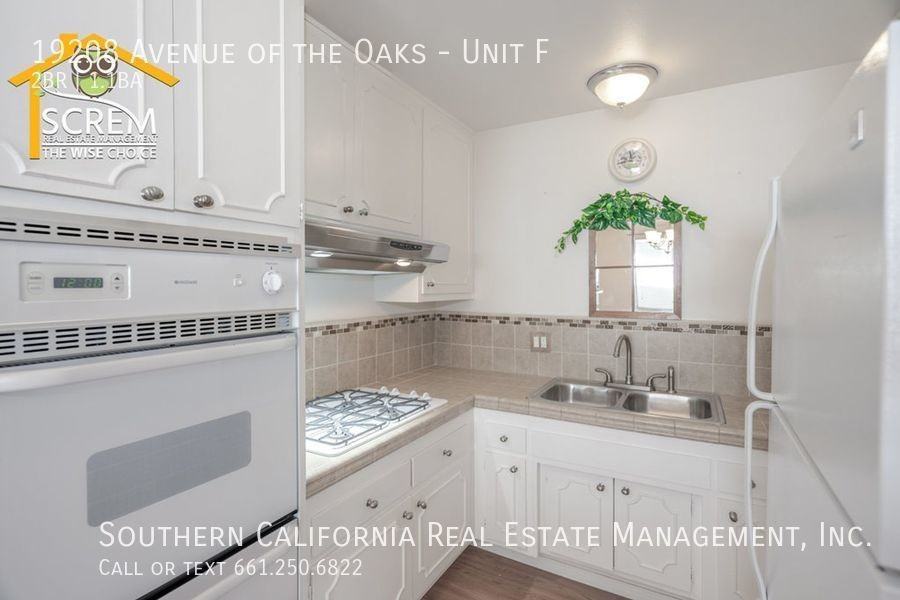19208 Avenue Of The Oaks #F - Photo 7 of 17